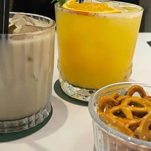 투헌드레드 사진