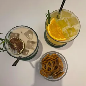 투헌드레드 사진
