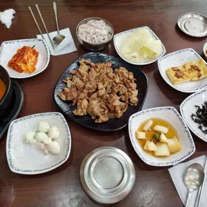 광릉 숯불고기백반 사진