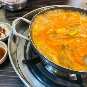 24시 누름돌 생고기 김치찌개 사진