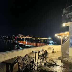 어웨일 카페펍 대표 사진