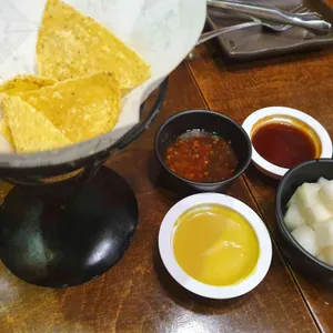 교촌치킨 사진