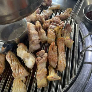 흑돈퍼주는집 사진
