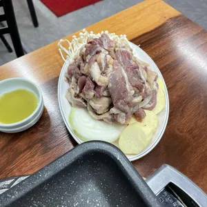 솥뚜껑오리구이 사진