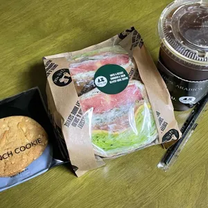 달리는커피 사진