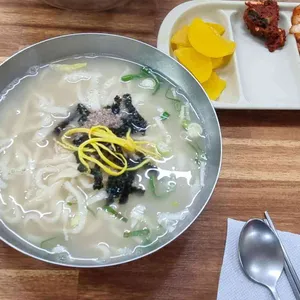 골목칼국수 사진