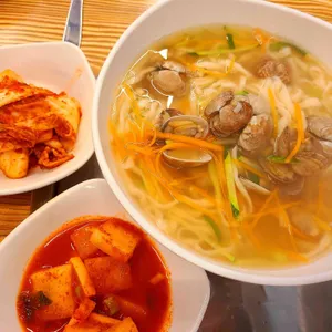 둥지 바지락손칼국수 수제왕돈까스 사진