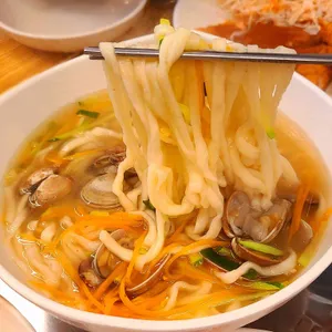둥지 바지락손칼국수 수제왕돈까스 사진
