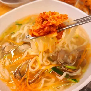 둥지 바지락손칼국수 수제왕돈까스 사진