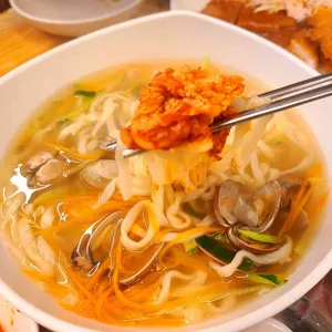 둥지 바지락손칼국수 수제왕돈까스 사진