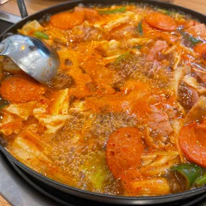 김뚜껑부대찌개 사진