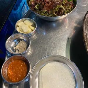 솥뚜껑 돼지야 리뷰 사진