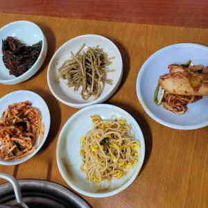 궁전 백반 삼겹살 사진