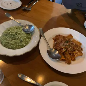 지금 여기가 맨 앞 사진