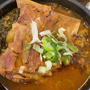 뼈마시감자탕부대찌개 사진