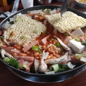 솥뚜껑부대찌개 사진