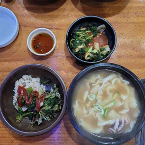 낙지한마리수제비상도 사진