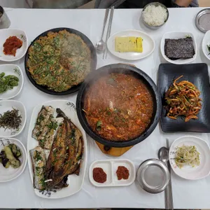 충무멸치쌈밥 대표 사진