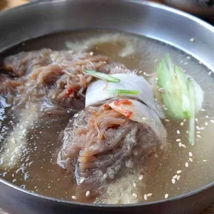 육쌈냉면 사진