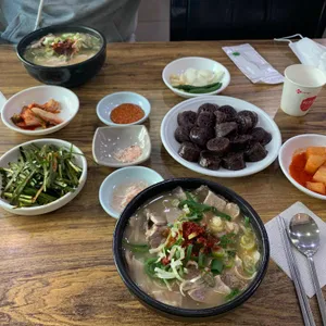 꽃돼지국밥 리뷰 사진