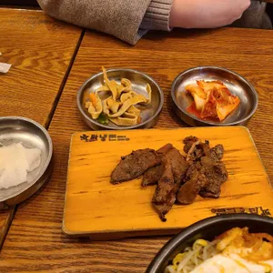 육쌈냉면 사진