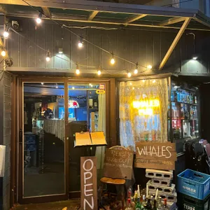 웨일스 리뷰 사진