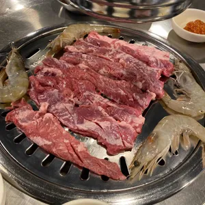 돼지꿈꾸다 사진