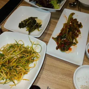 오월돼지 사진