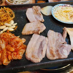 뒷골목생삼겹 사진