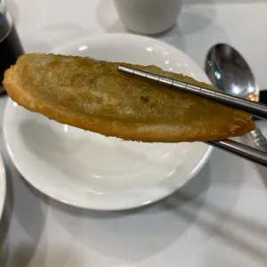 동천홍 사진