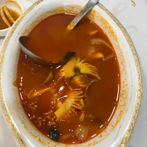 동천홍 사진