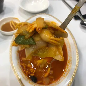 동천홍 사진