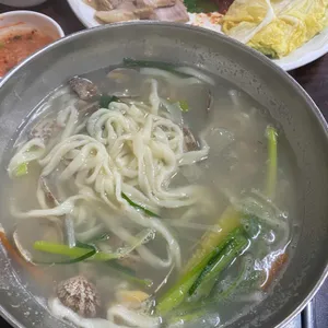 만복원조보쌈칼국수 사진