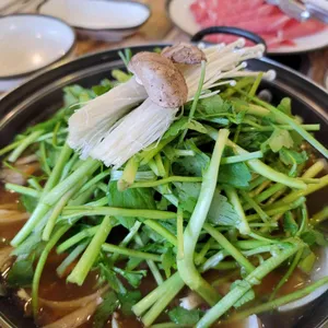 뽕빨샤브버섯칼국수 사진