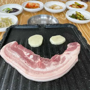 옛날영양돌솥쌈밥 사진