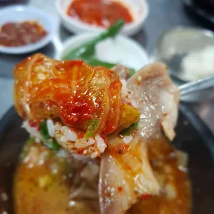 버드나무순대국 사진