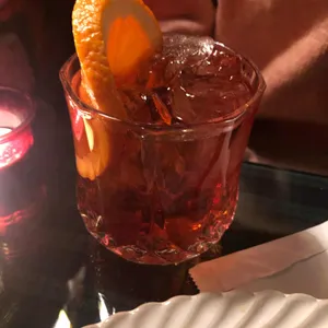 웨일스 리뷰 사진