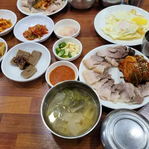 한돈굴보쌈 사진