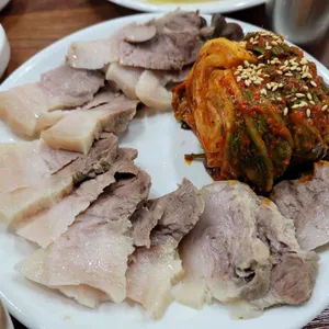 한돈굴보쌈 사진