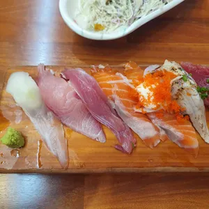 서연초밥 사진