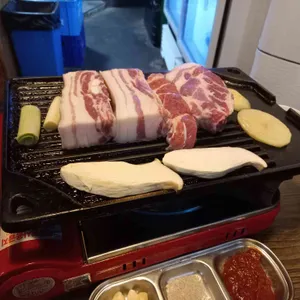 흑돼지창고 사진