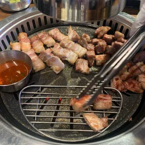 육시리 사진