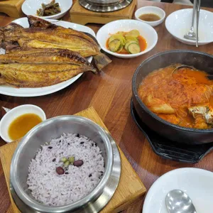 어촌 생선구이 코다리 굴밥 사진