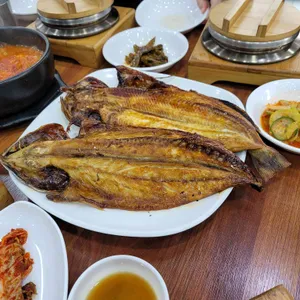 어촌 생선구이 코다리 굴밥 사진