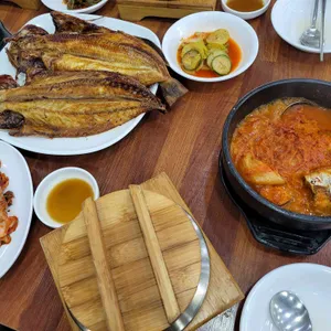 어촌 생선구이 코다리 굴밥 사진