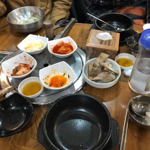 흥부골 숯불돼지갈비 사진