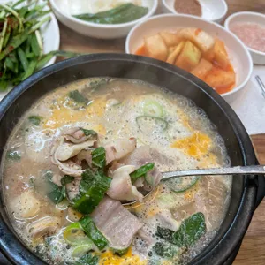 장터순대국 사진