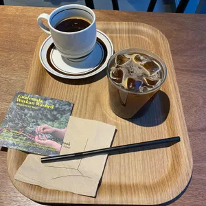 아눅 사월 사진