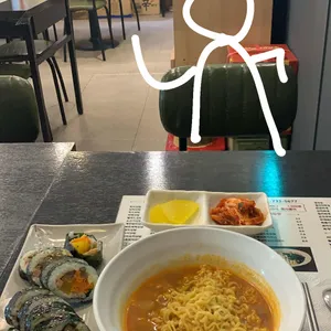 토리네김밥 사진