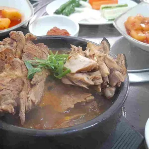 24시뼈다귀탕 사진